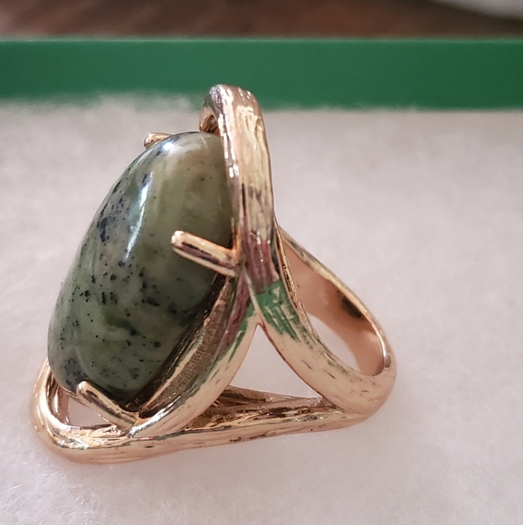 M+S Oval Jasper Cabochon Textured Gold Tone Statement Ring Size 6 - Picture 3 of 12